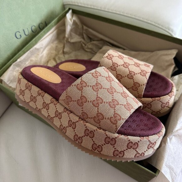 Gucci Beige and Burgundy Platform Slides - Picture 11 of 12